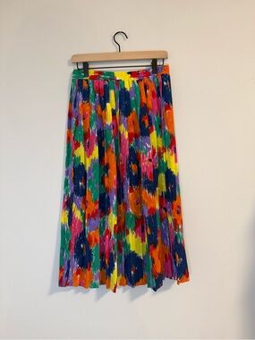 Vibrant Multicolor Pleated Midi Skirt - Bright Abstract Print